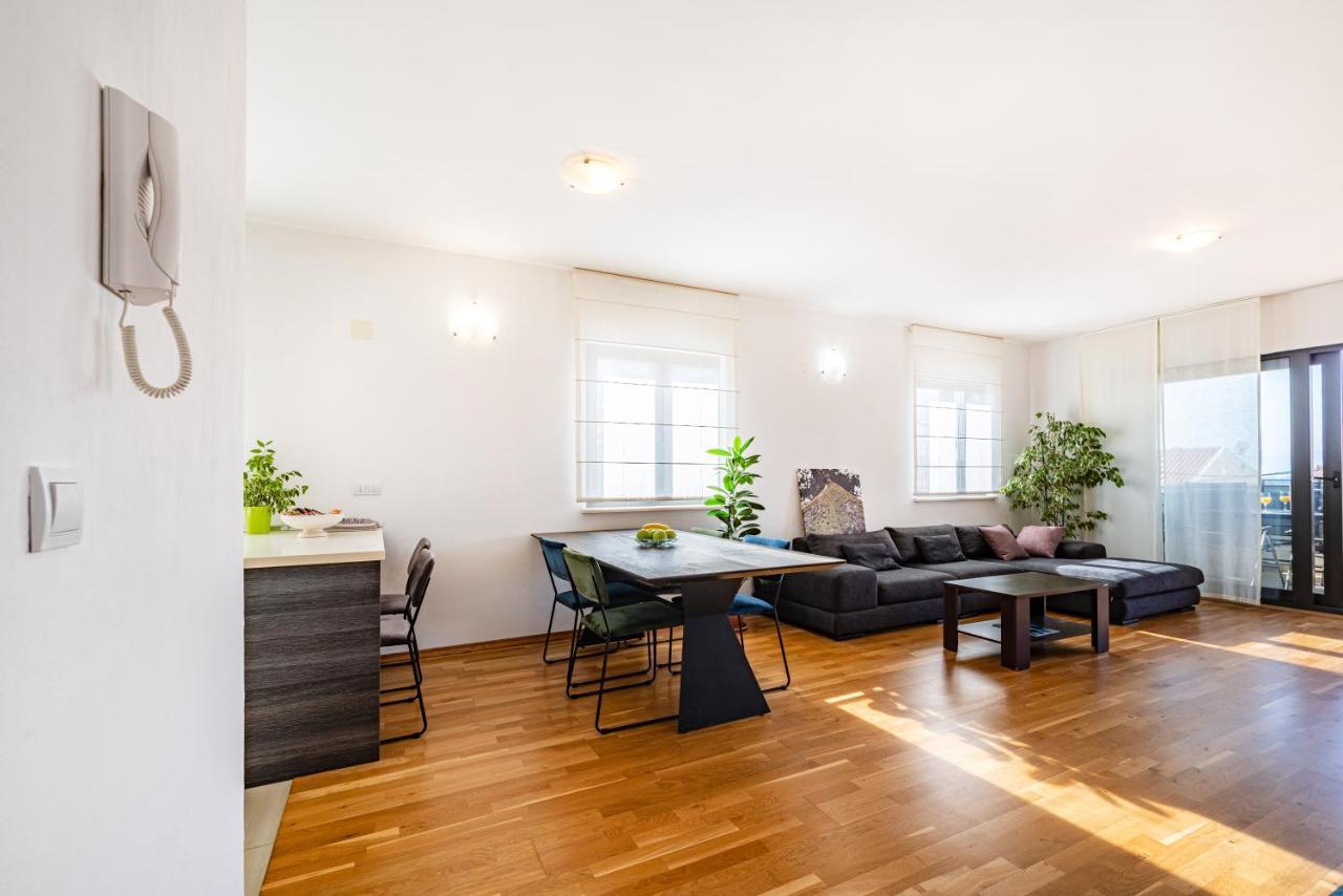 Apartman Eta Задар Екстер'єр фото