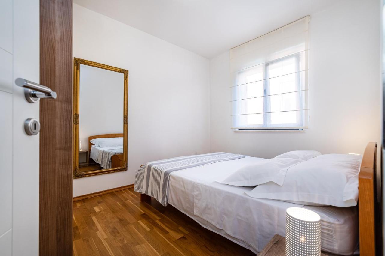 Apartman Eta Задар Екстер'єр фото